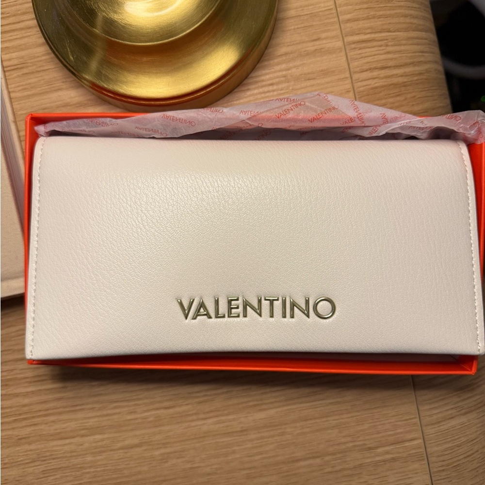 Valentino by Mario Valentino White Cream Leather Continental Wallet | NWT Box